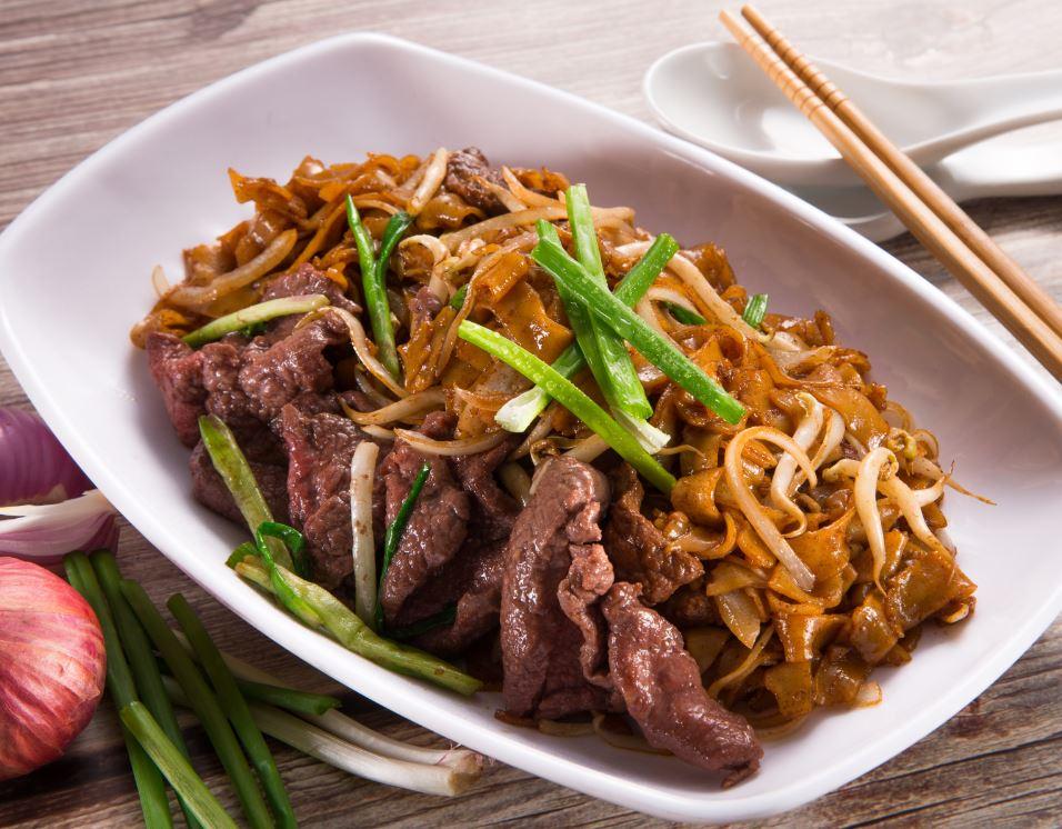 Stir Fried Flat Rice Noodle with Beef Recipe | Buffalo Cookware Malaysia